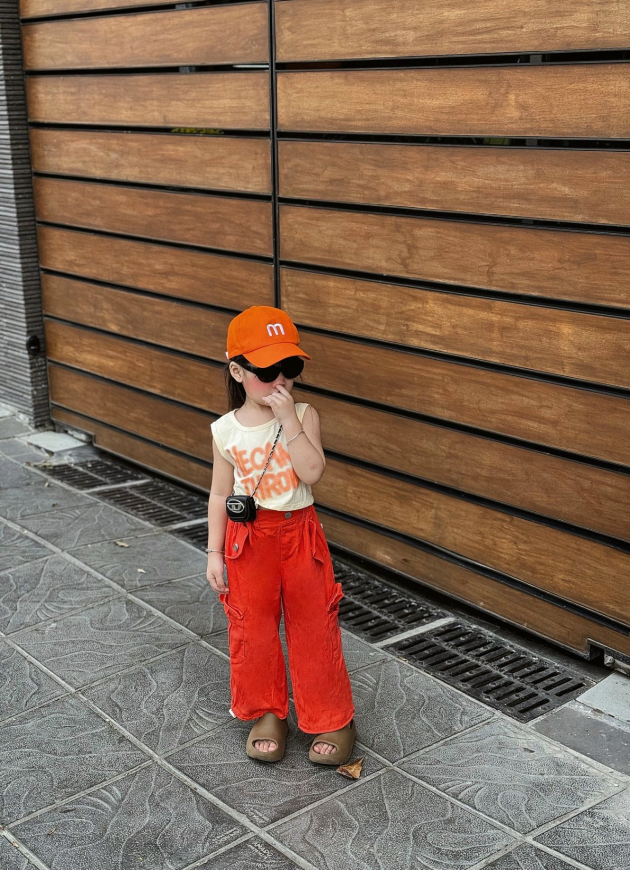 sét 3 chi tiết cam croptop kèm mũ cho bé