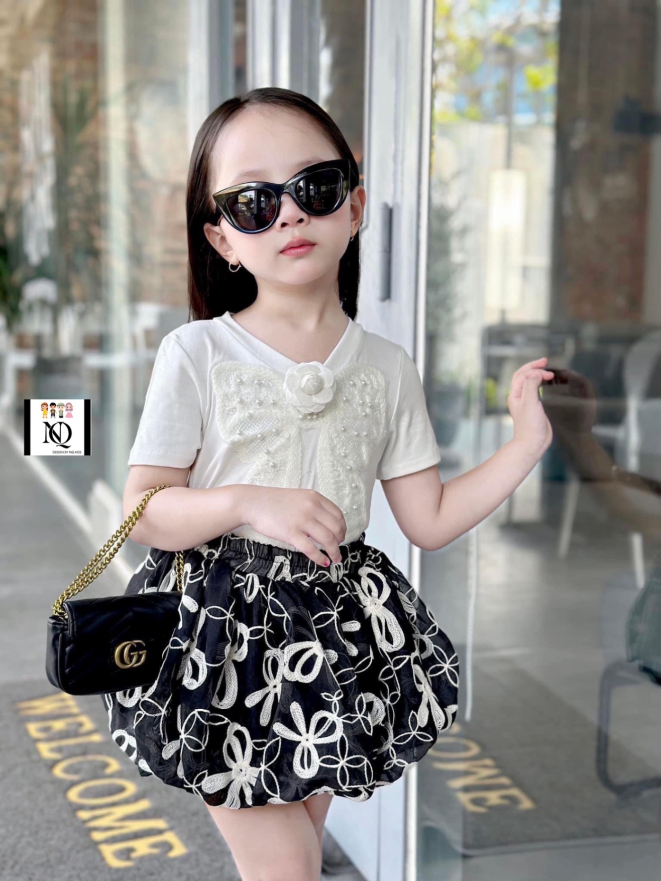 Sét áo nơ ren cv bồng đen thêu hoa bé gái