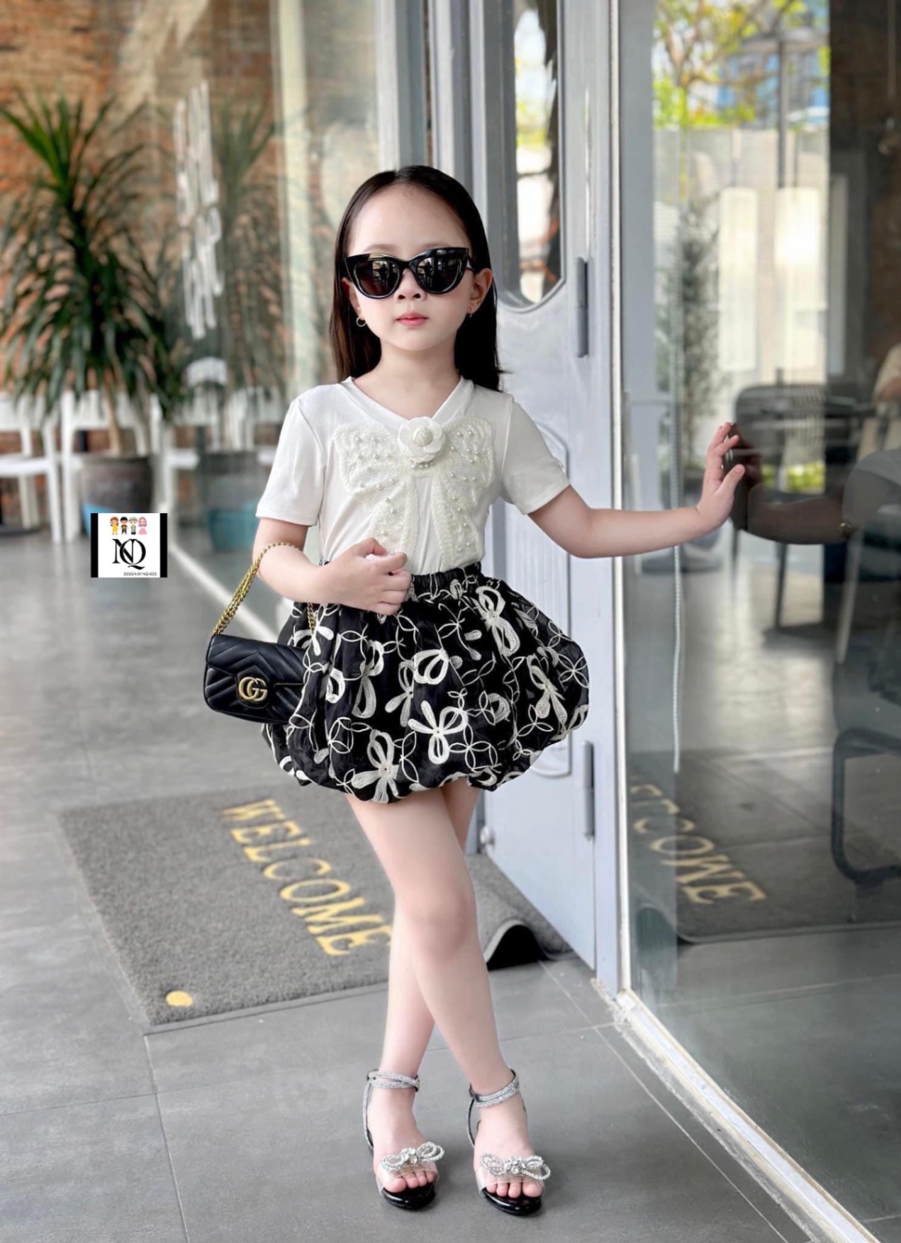 Sét áo nơ ren cv bồng đen thêu hoa bé gái