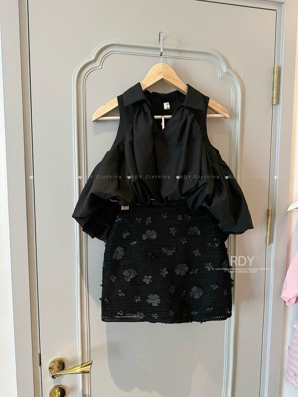 Sét áo sơ mi bom cv đính hoa3 lá cho bé