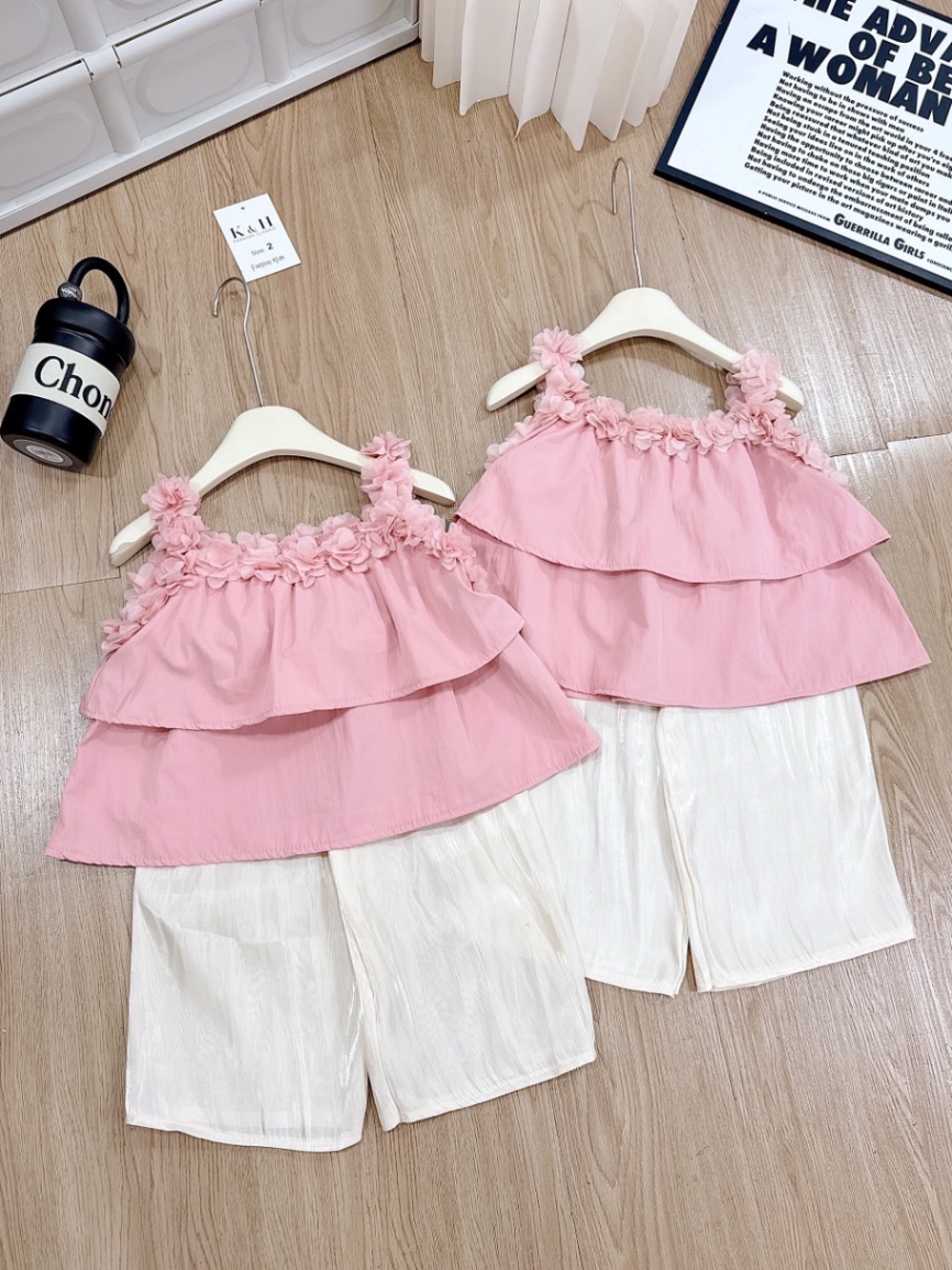 Bộ áo hồng kết hoa 2 dây quần to óng xuông bé gái