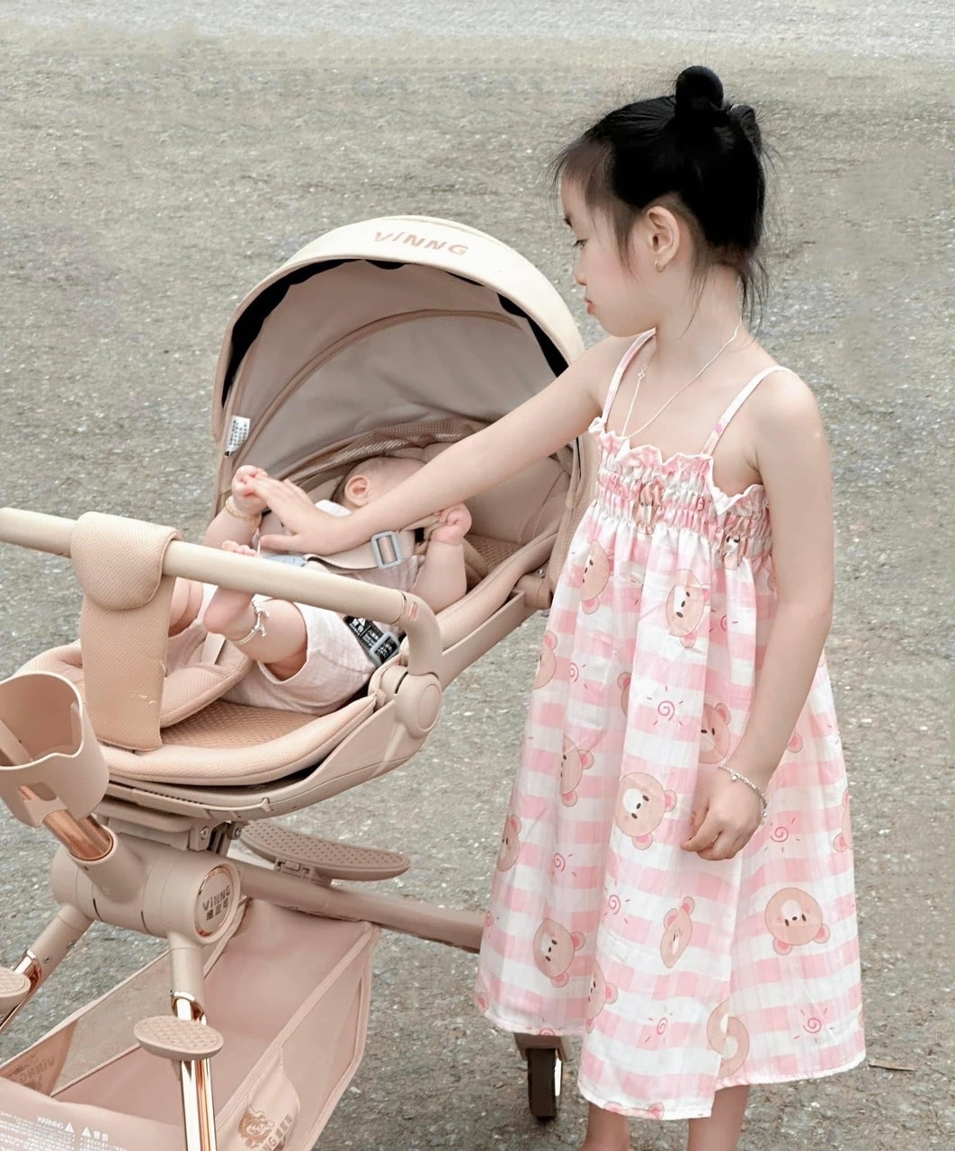 Váy 2 dây bo chun bé gái