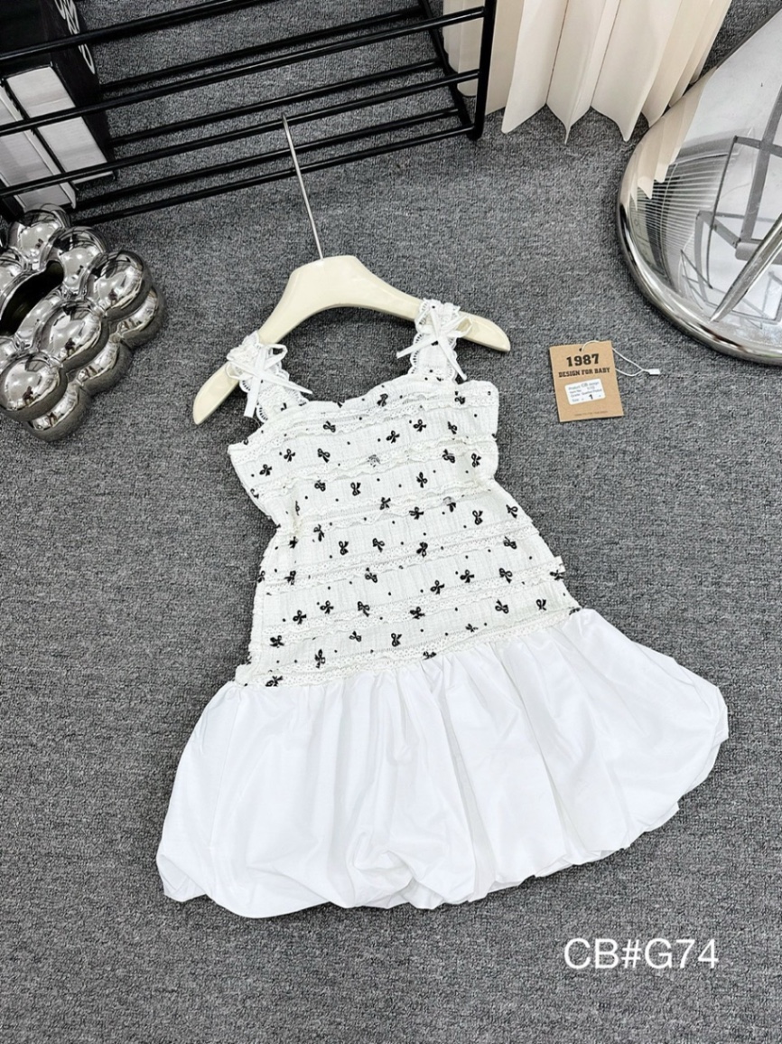 Sét váy 2 dây hình nơ in tràn thân dưới bồng cho bé