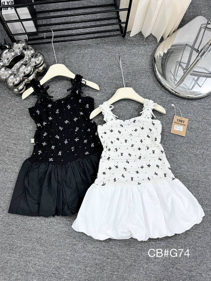 Sét váy 2 dây hình nơ in tràn thân dưới bồng cho bé