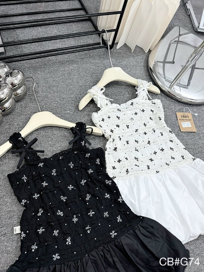 Sét váy 2 dây hình nơ in tràn thân dưới bồng cho bé