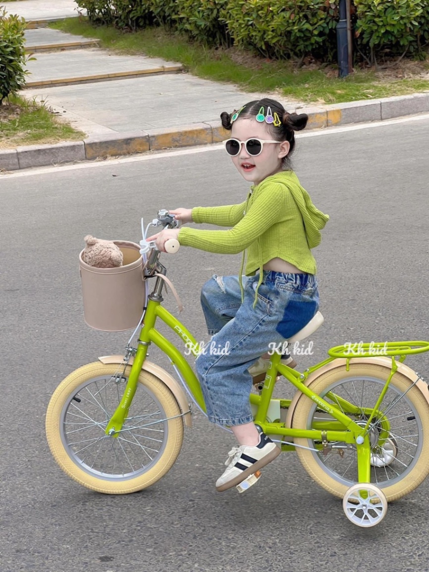 Sét áo tăm xanh quần bò xuông bé gái