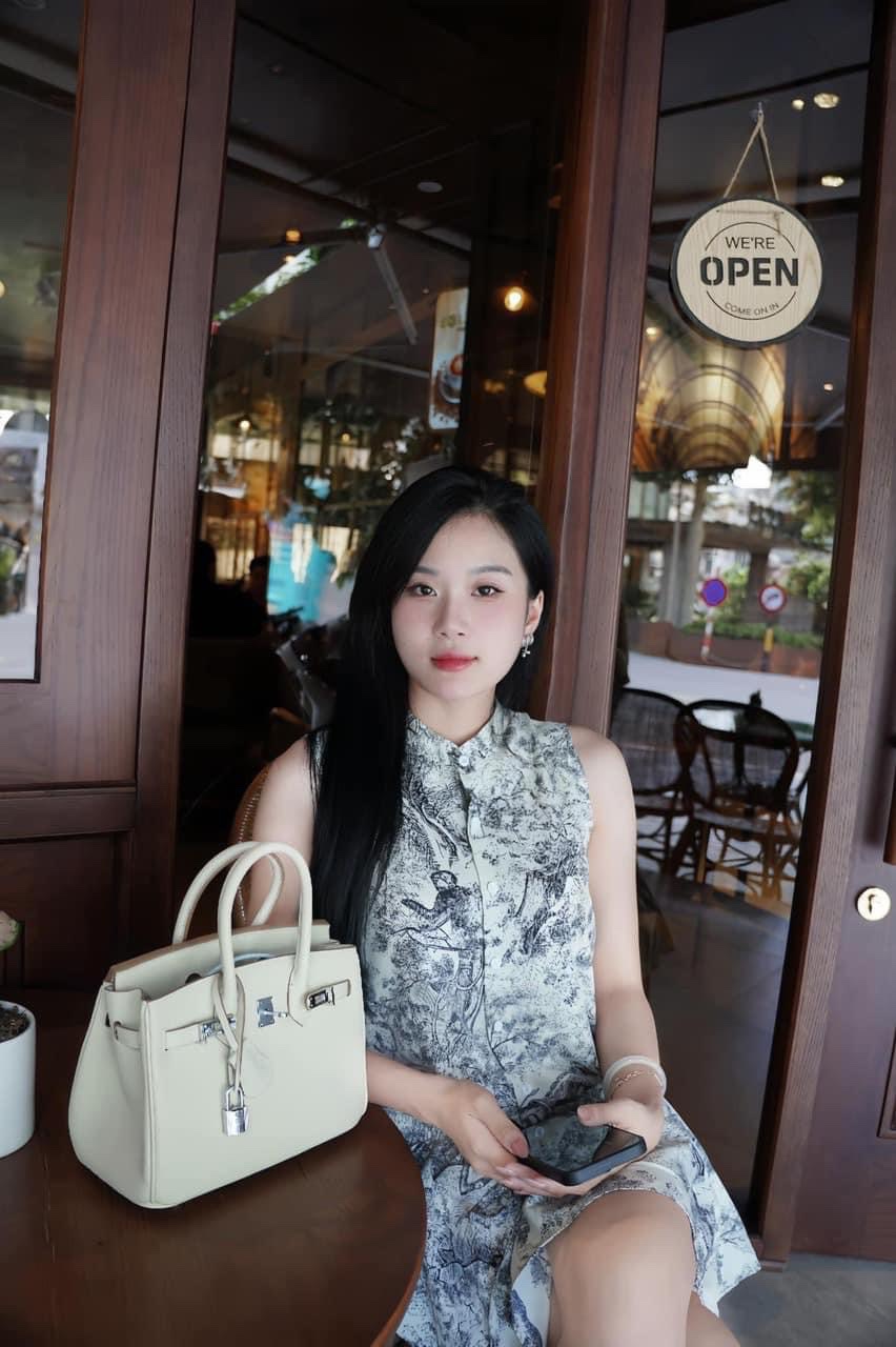 Váy loang bo eo có quần trong bé gái