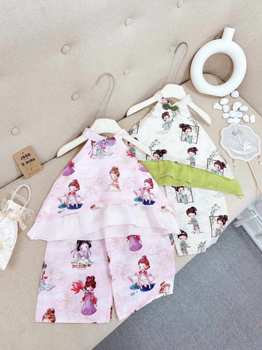Bộ áo cổ yếm 2 vạt quần xuông bé gái