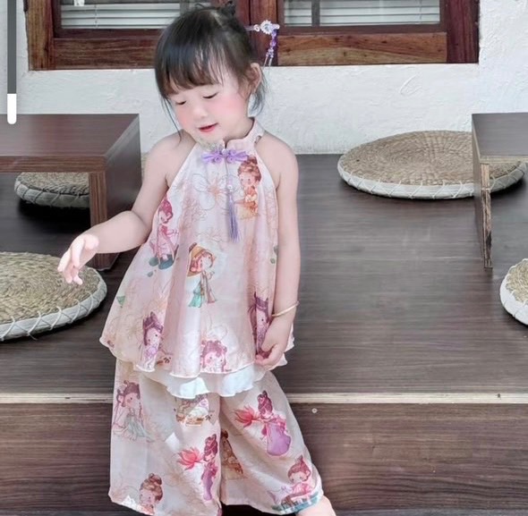 Bộ áo cổ yếm 2 vạt quần xuông bé gái