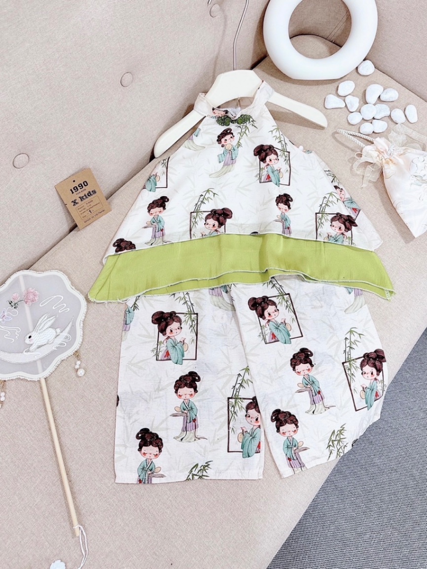 Bộ áo cổ yếm 2 vạt quần xuông bé gái