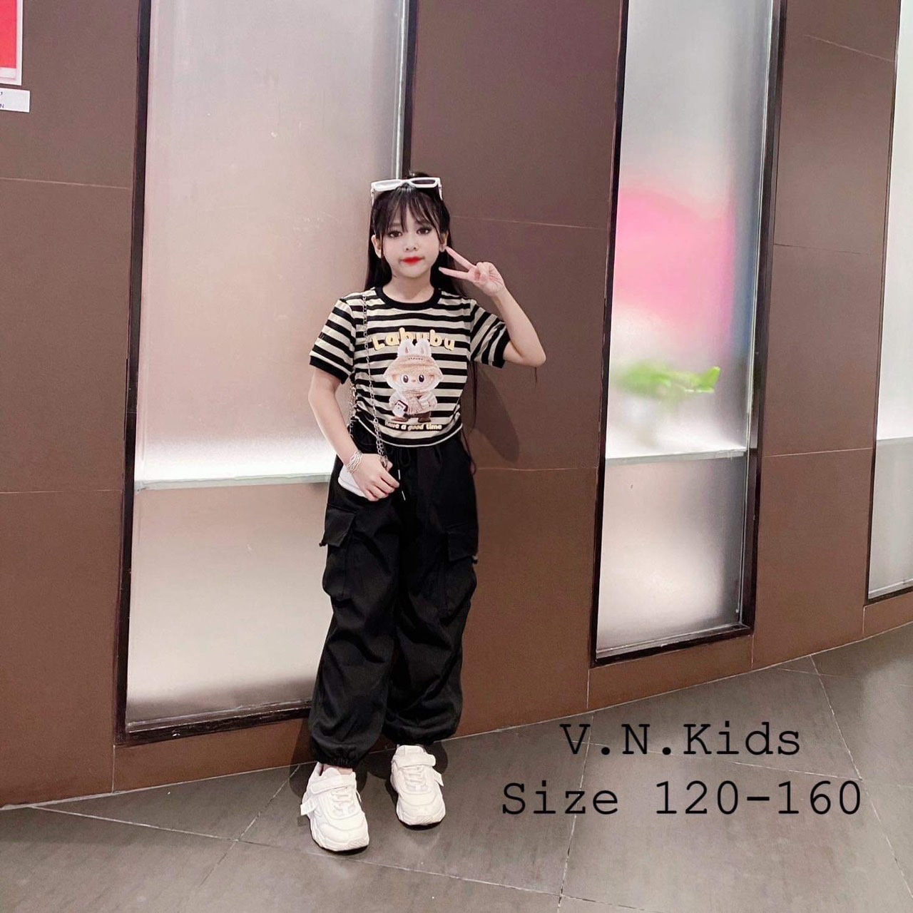Sét áo kẻ labubu quần jogger đen cho bé gái