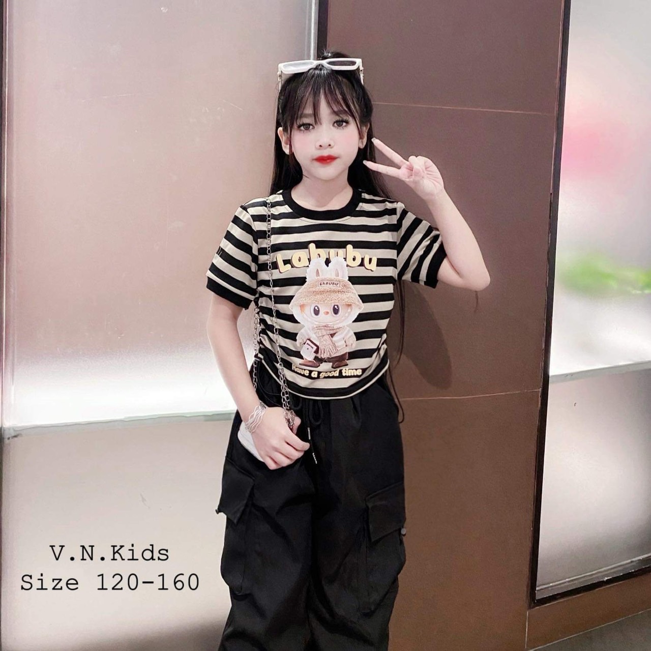 Sét áo kẻ labubu quần jogger đen cho bé gái