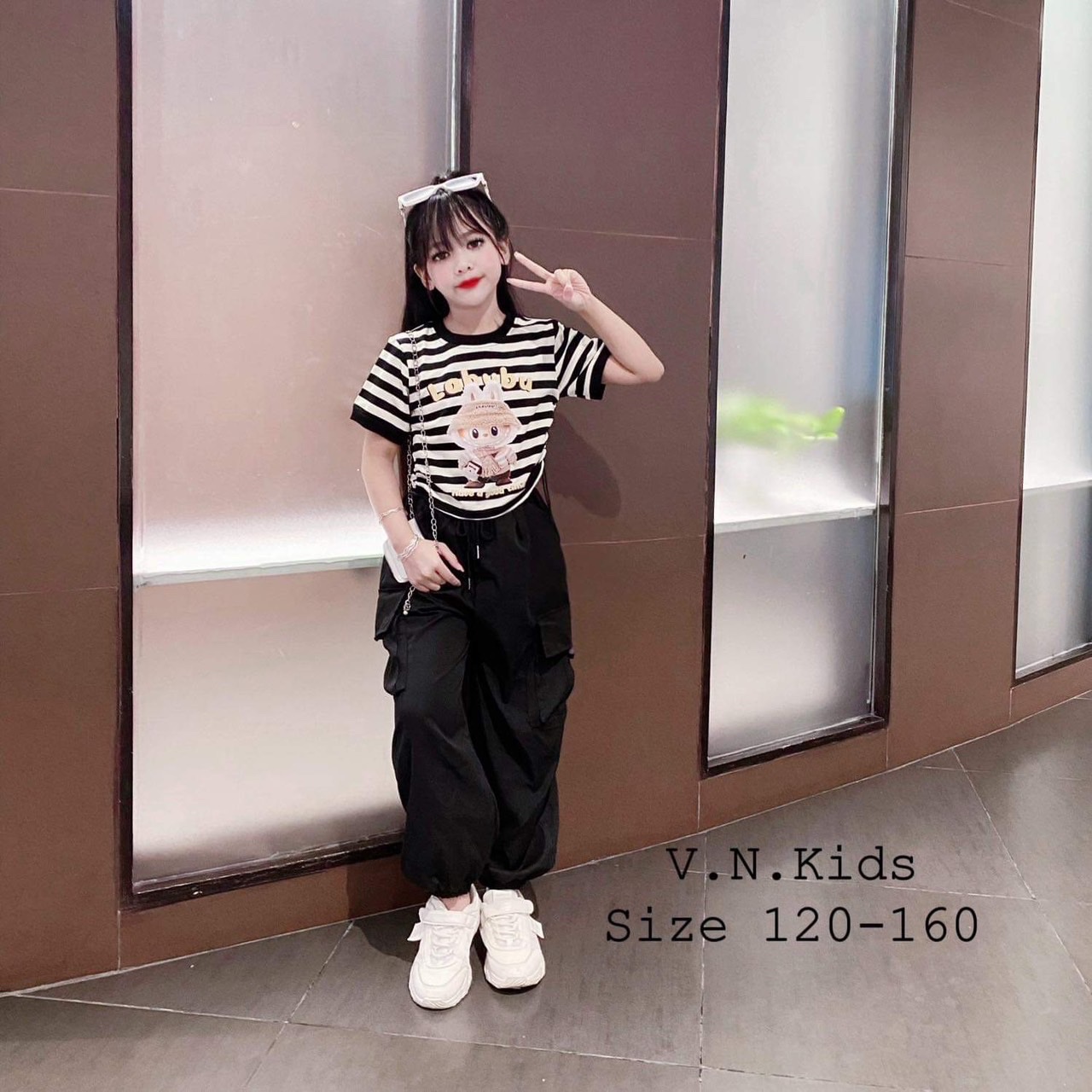 Sét áo kẻ labubu quần jogger đen cho bé gái