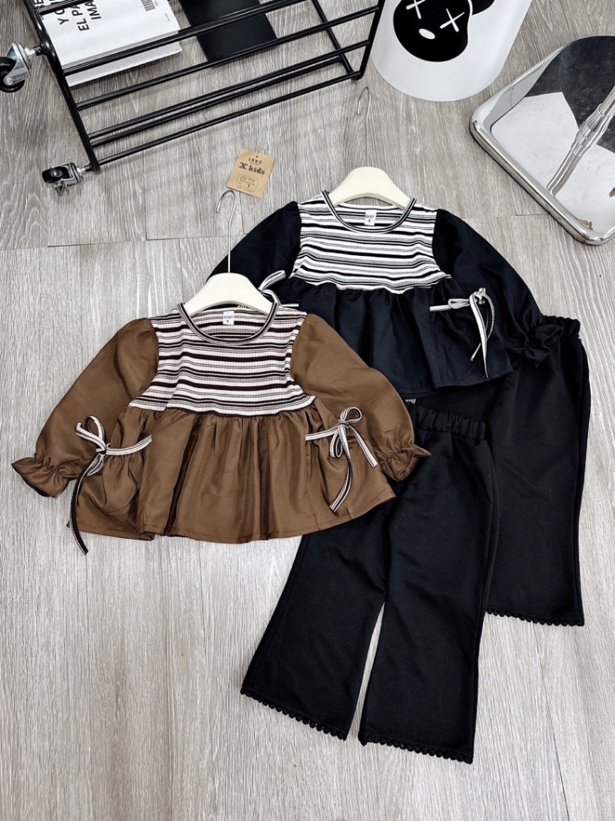 Sét áo kẻ nâu đen babydoll quần đen loe bé gái