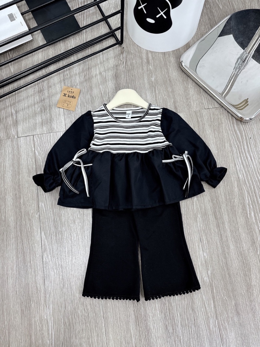 Sét áo kẻ nâu đen babydoll quần đen loe bé gái