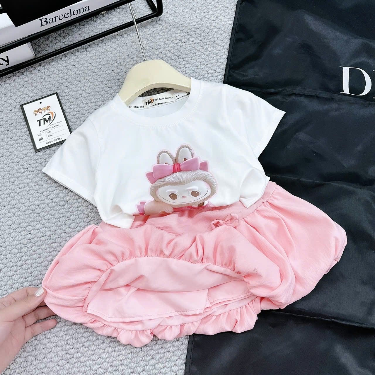 Sét áo trắng labubu tm cv hồng bé gái