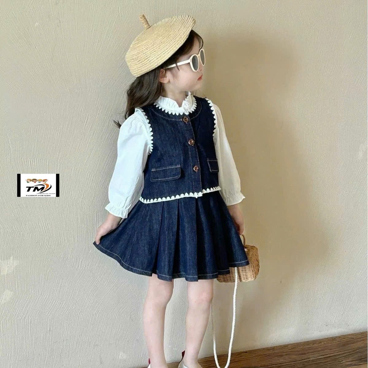 Sét 3 chi tiết gile bò kèm áo sơ mi trắng bé gái