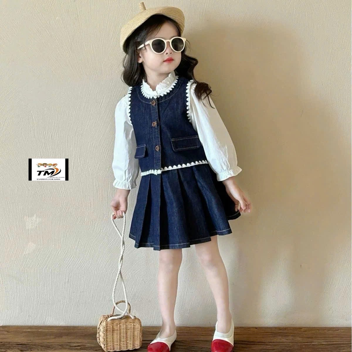 Sét 3 chi tiết gile bò kèm áo sơ mi trắng bé gái