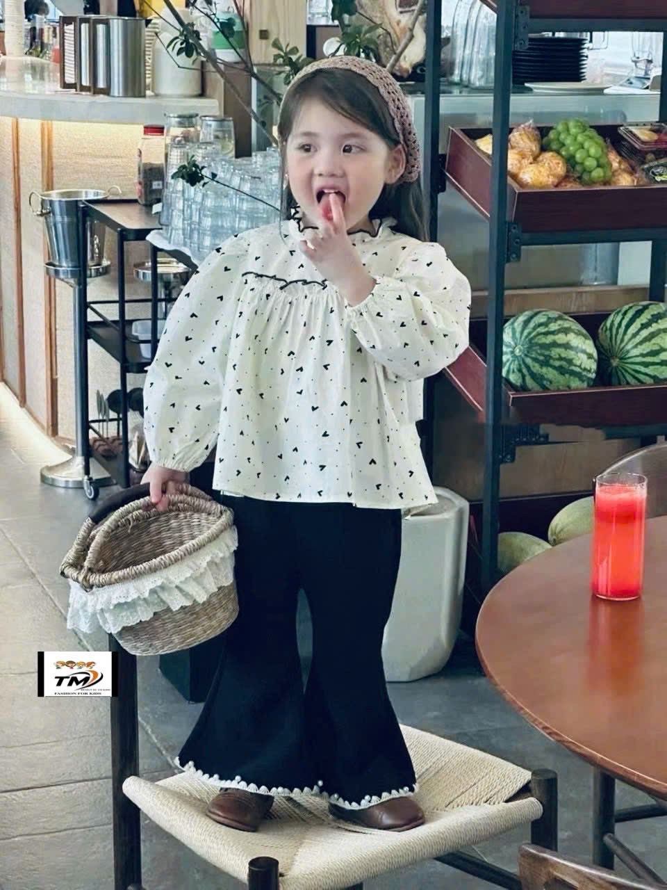 Sét áo babydoll trái tim quần đen loe bé gái
