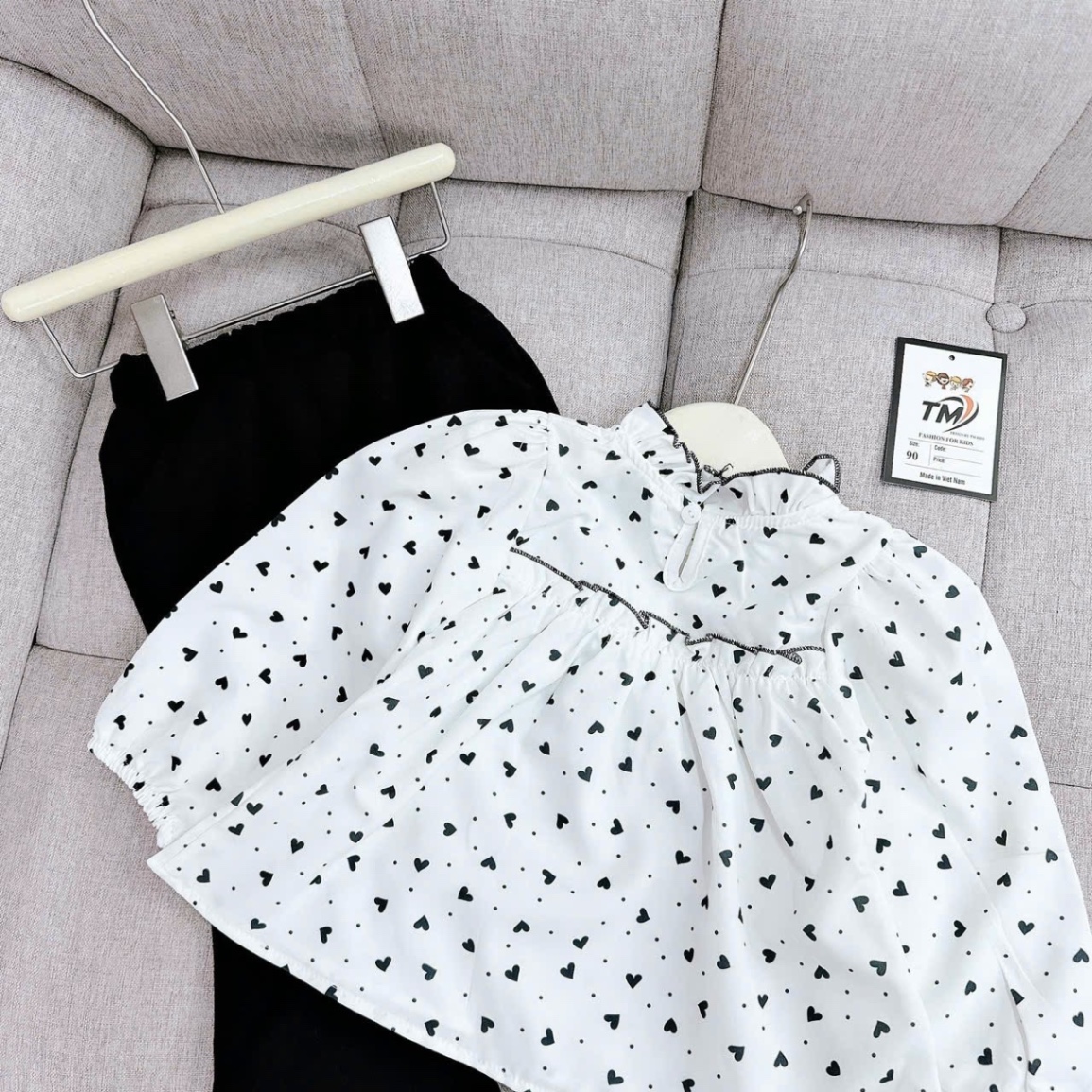 Sét áo babydoll trái tim quần đen loe bé gái