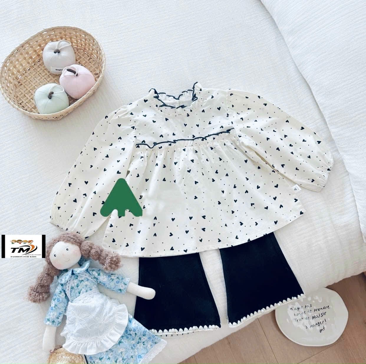 Sét áo babydoll trái tim quần đen loe bé gái