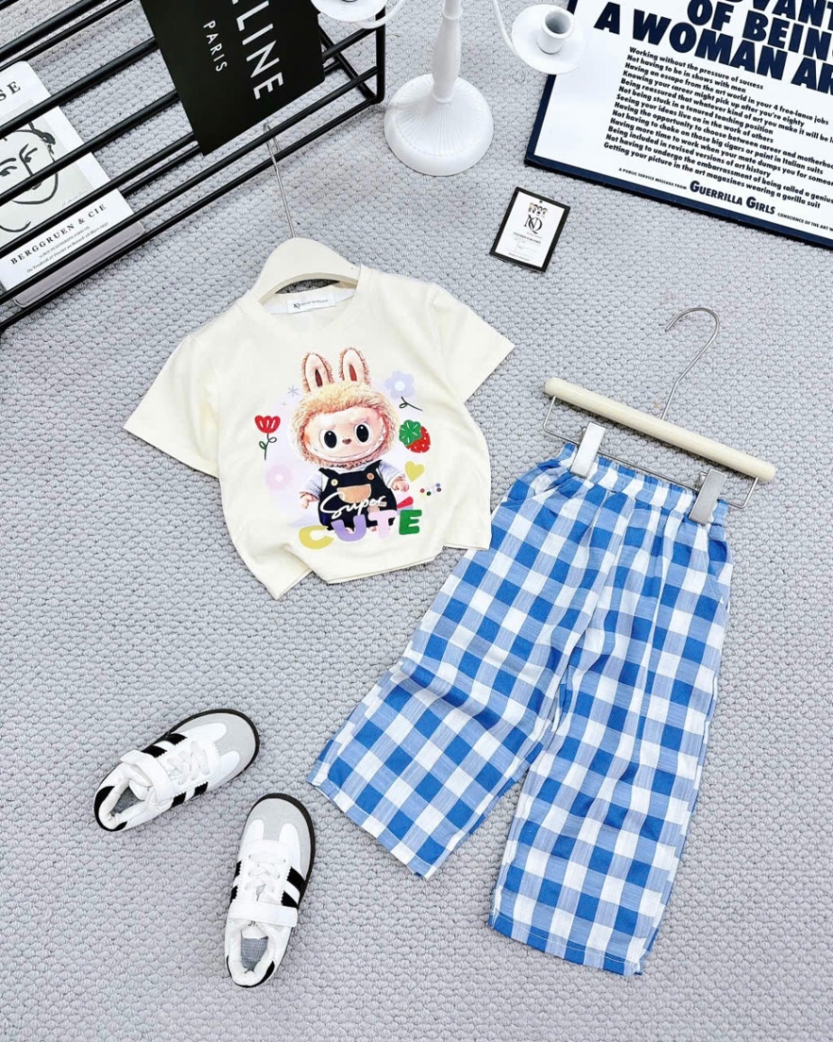 Sét áo labubu cộc tay quần dài caro đen xanh tm bé gái