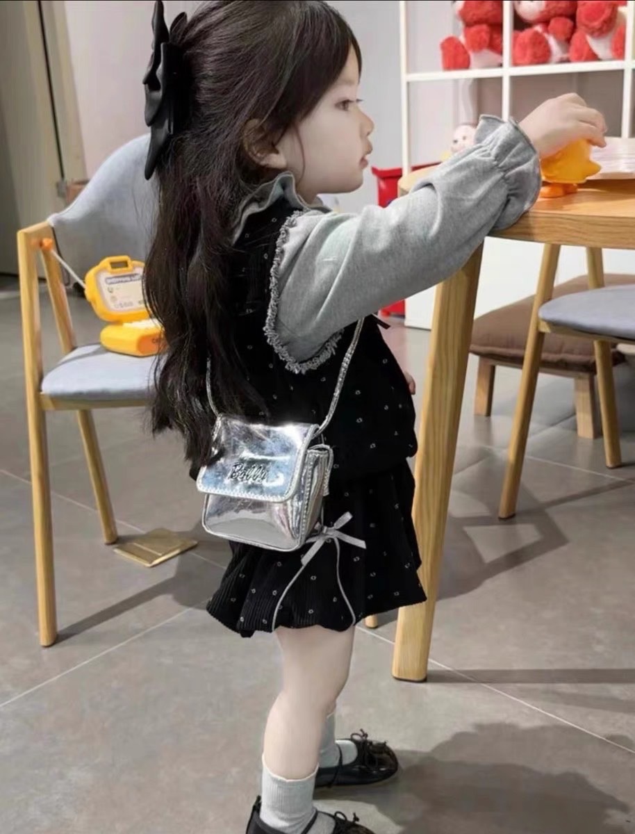 Sét 3 chi tiết áo ghi dài tay quần bí đen cho bé