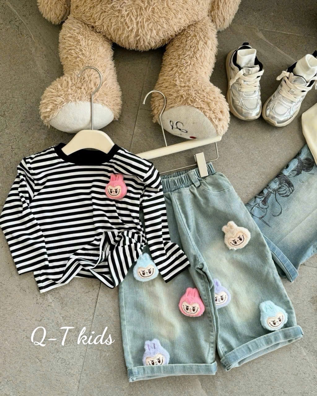 Sét bộ kẻ quần bò đính gấu màu bé gái