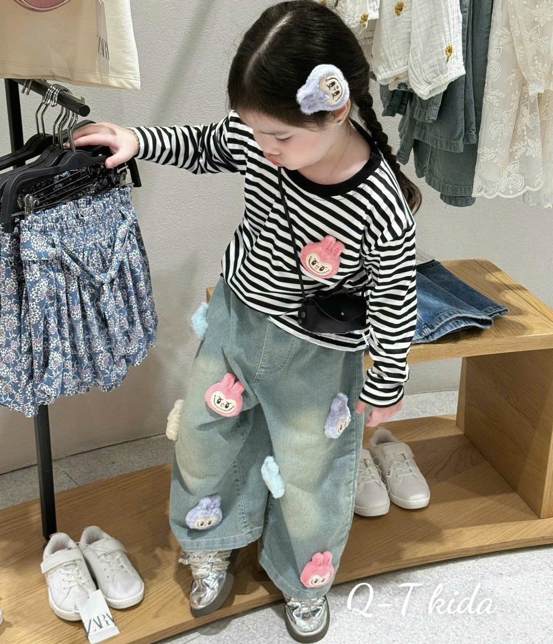 Sét bộ kẻ quần bò đính gấu màu bé gái