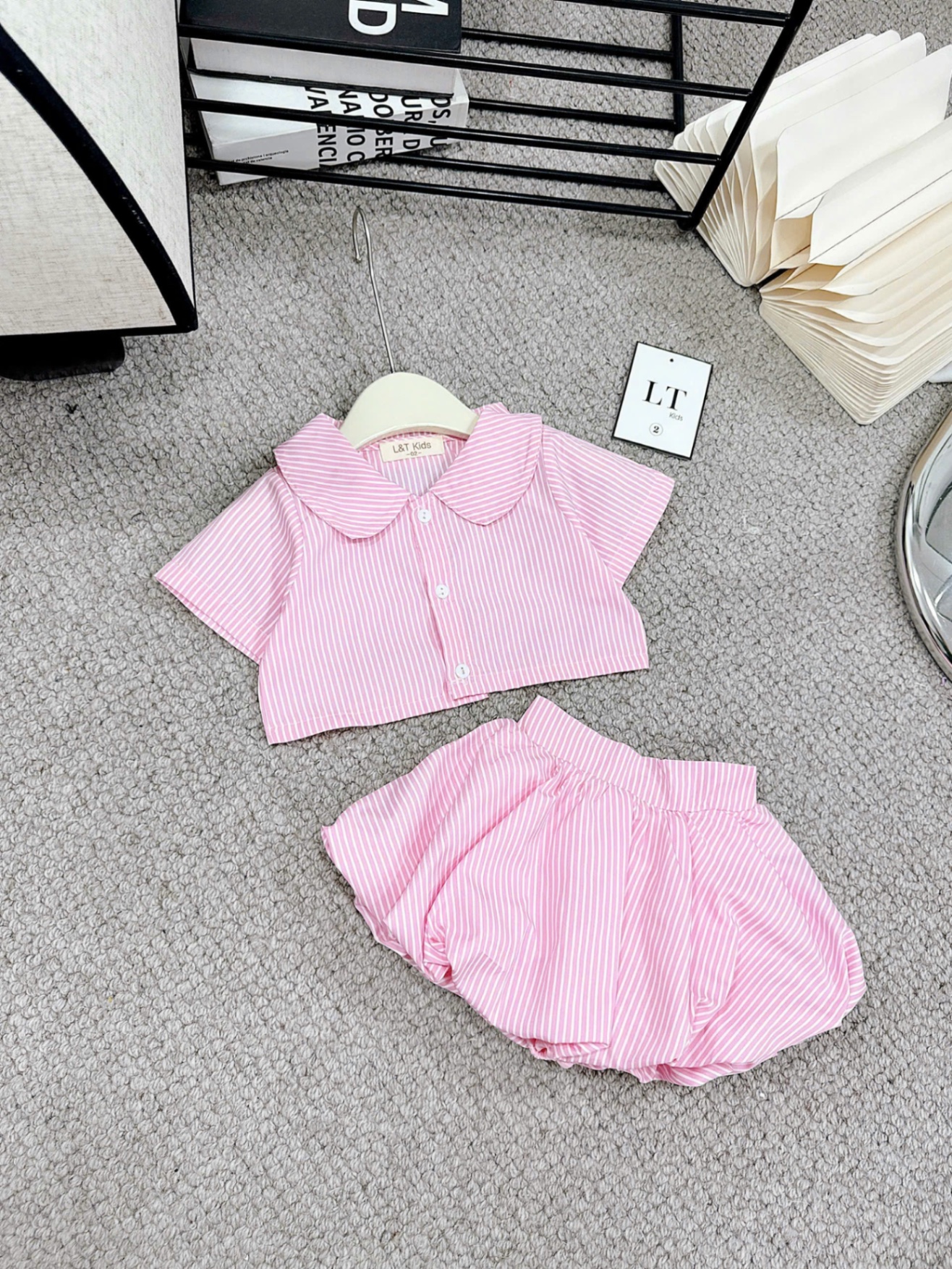 Sét áo kẻ hồng croptop quần bồng bí bé gái