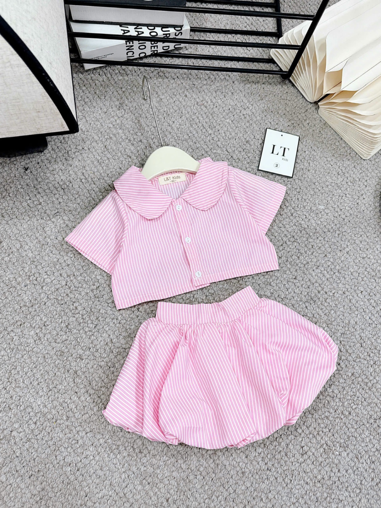 Sét áo kẻ hồng croptop quần bồng bí bé gái