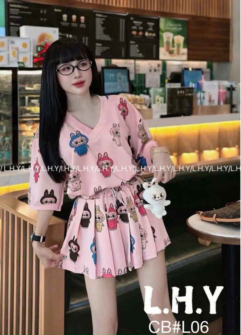 Sét áo cổ tim labubu in tràn kèm gấu nhỏ bé gái