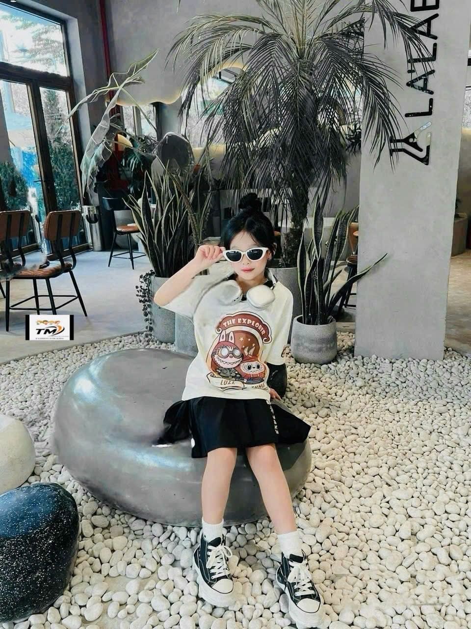 Sét áo cổ tm cv đen dập ly tm bé gái