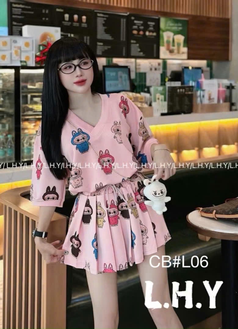 Sét áo cổ tim labubu in tràn kèm gấu nhỏ bé gái