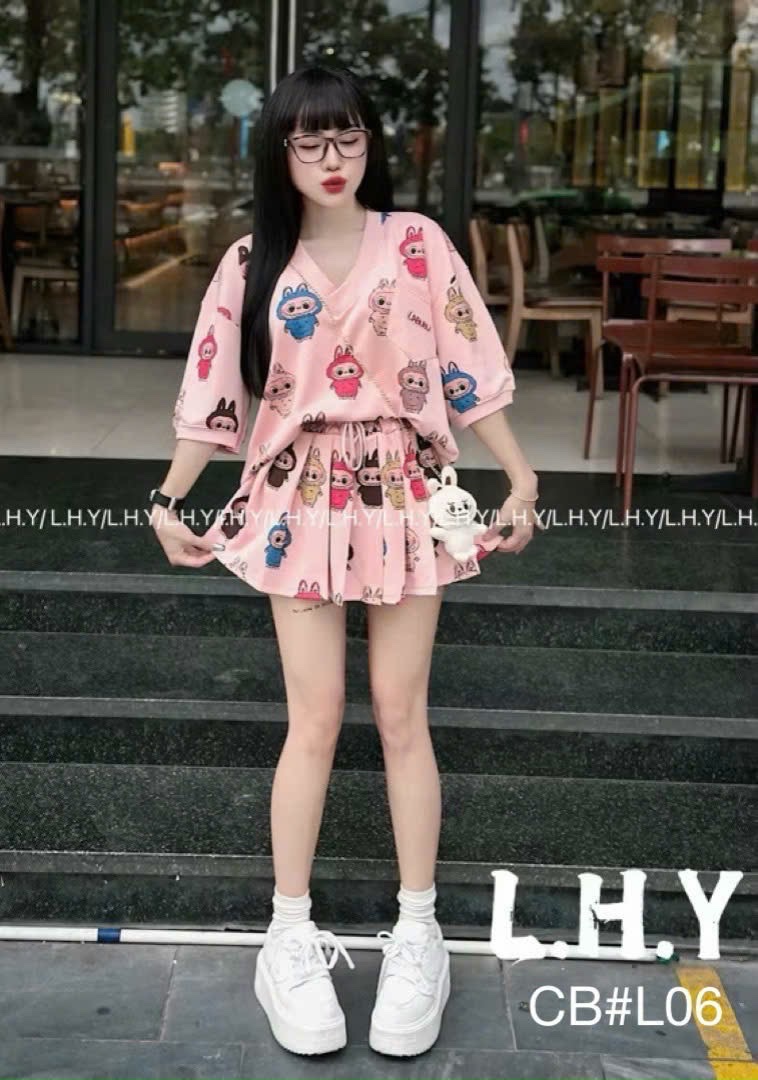 Sét áo cổ tim labubu in tràn kèm gấu nhỏ bé gái