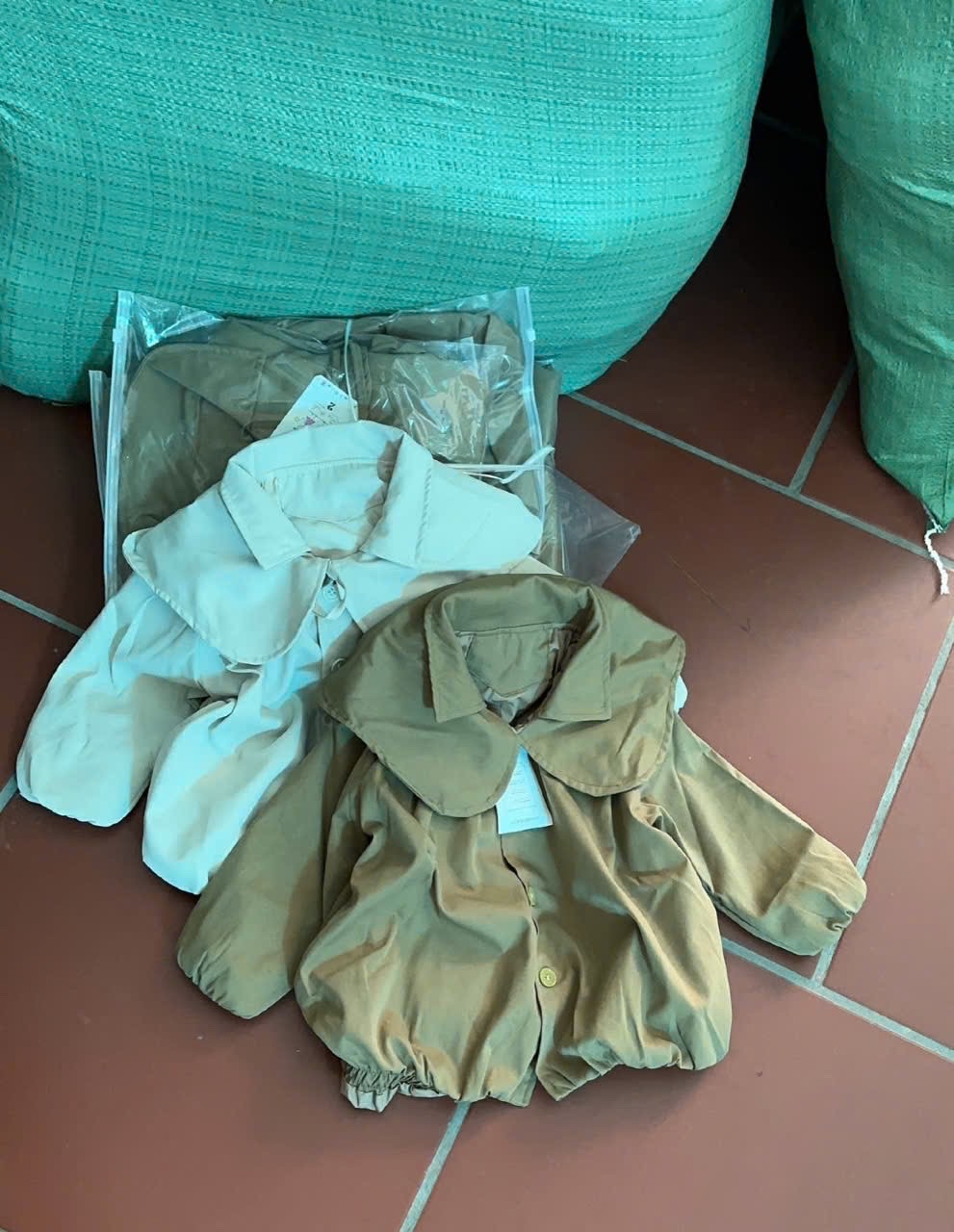 Áo khoác boom nâu kem cho bé gái