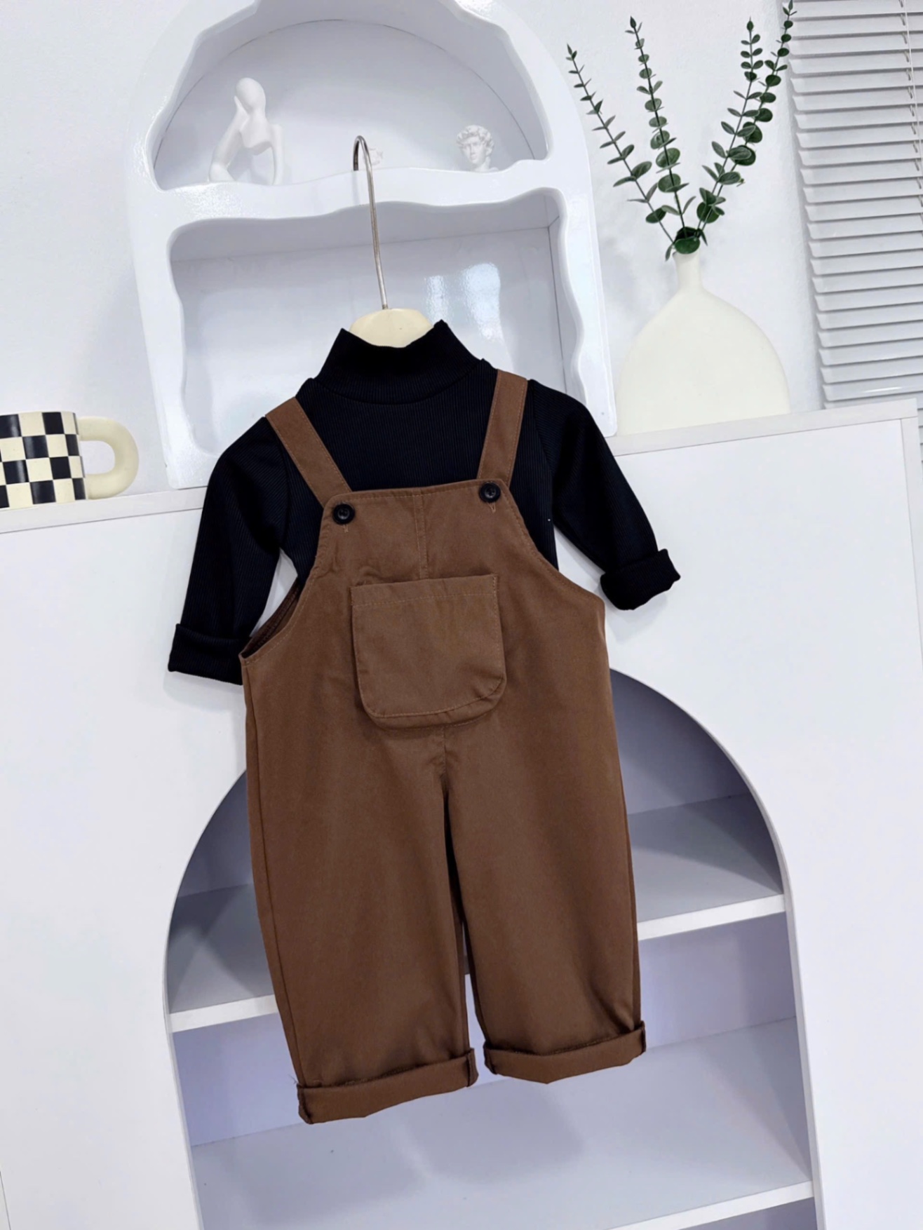 Sét yếm nâu kèm áo cổ 3p bé gái