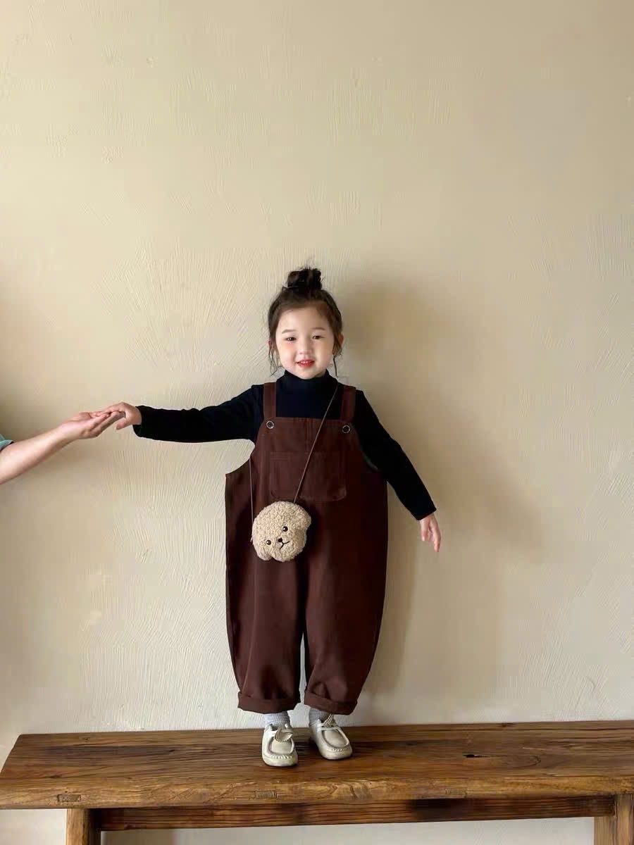 Sét yếm nâu kèm áo cổ 3p bé gái