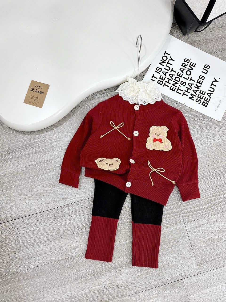 Sét áo tăm đỏ gấu đắp quần legging cho bé gái