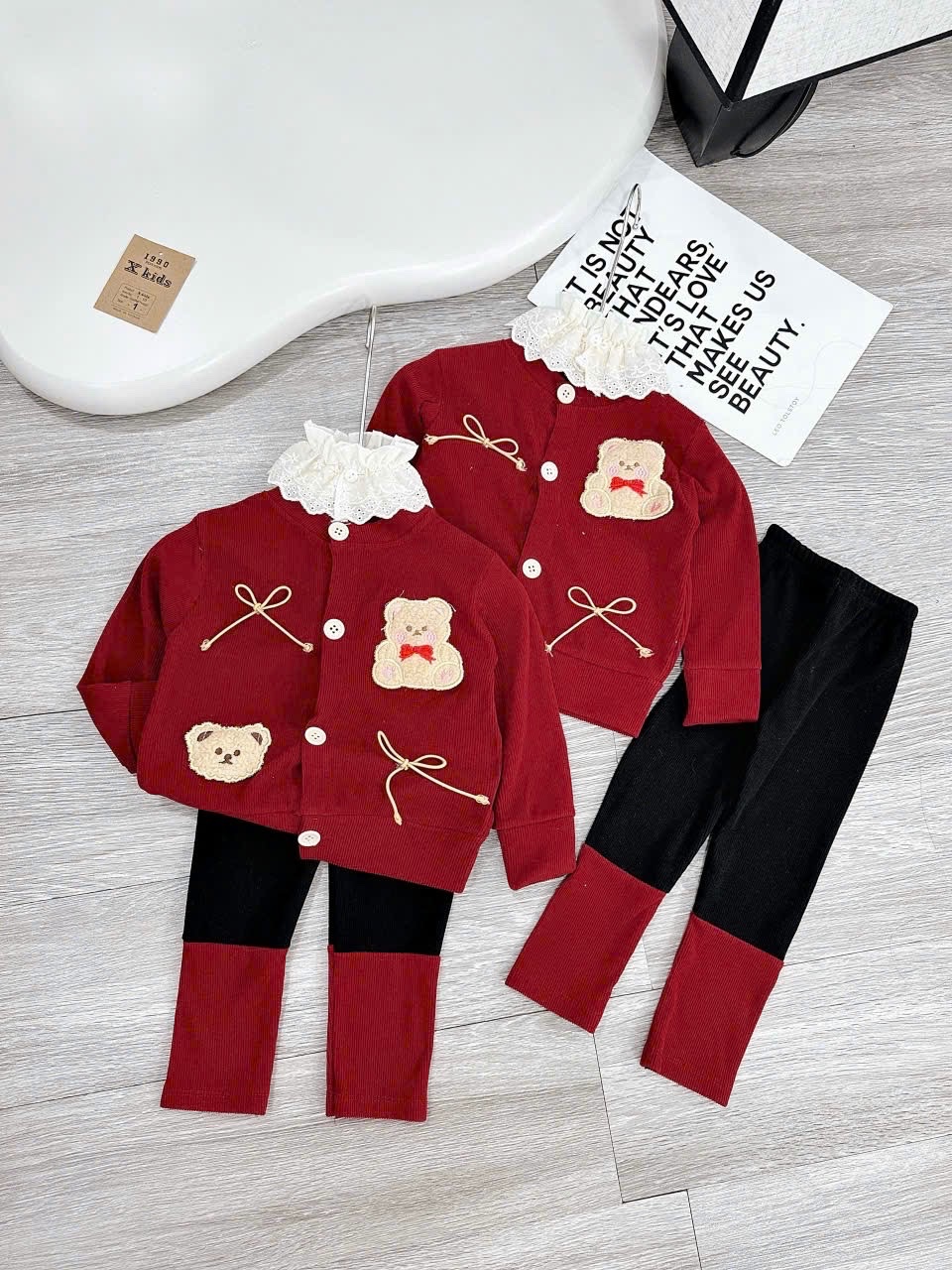 Sét áo tăm đỏ gấu đắp quần legging cho bé gái