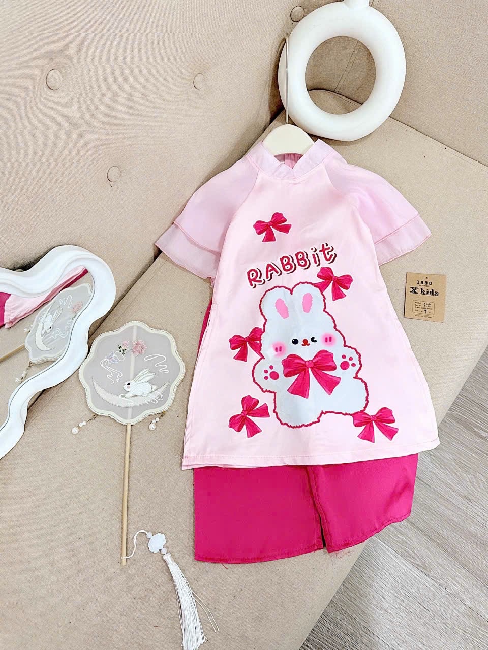 Áo dài baby three bé gái kèm bờm