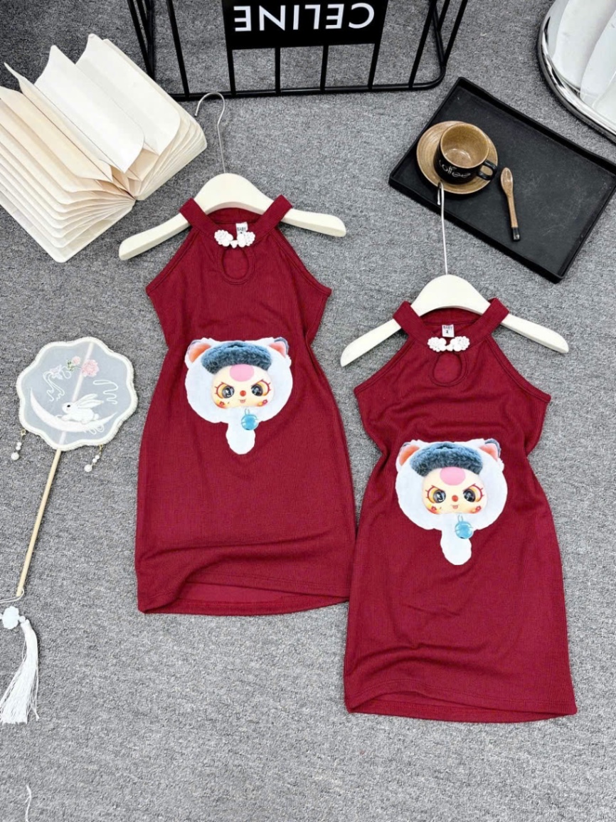 Váy đỏ baby three body bé gái