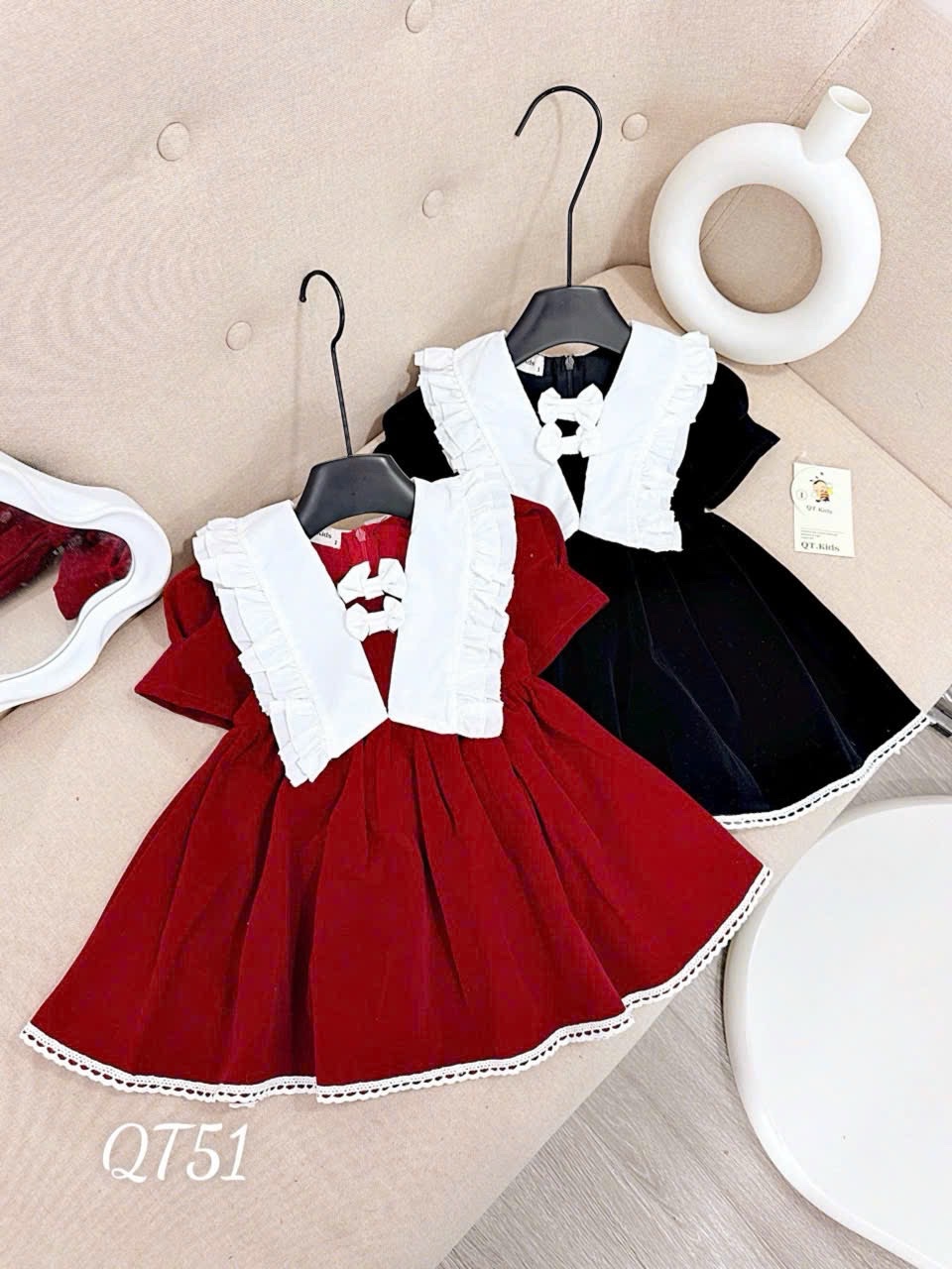 Váy nhung cổ trắng nơ bé gái tq