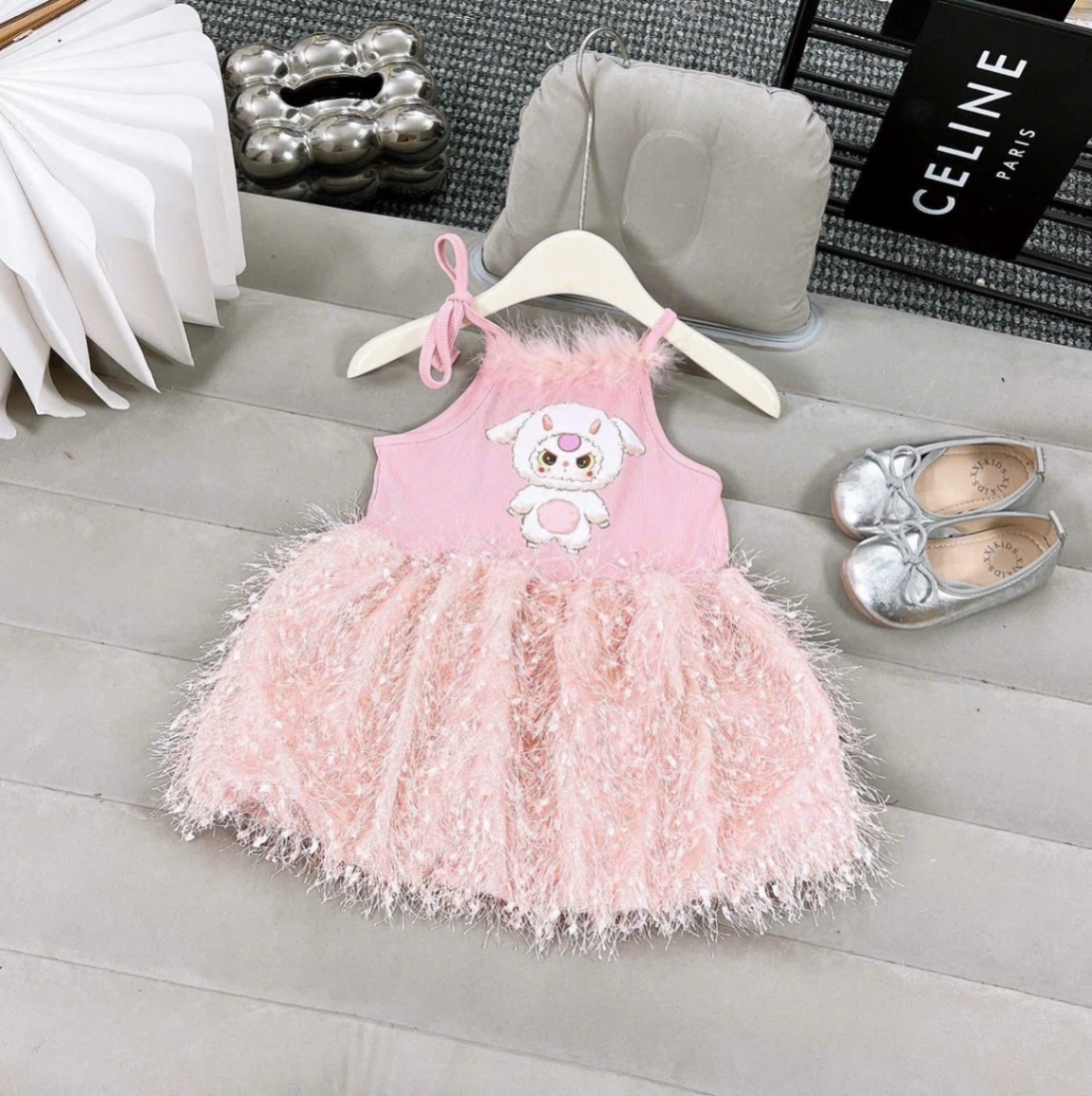 Váy cổ yếm baby three phối lông mịn bé gái