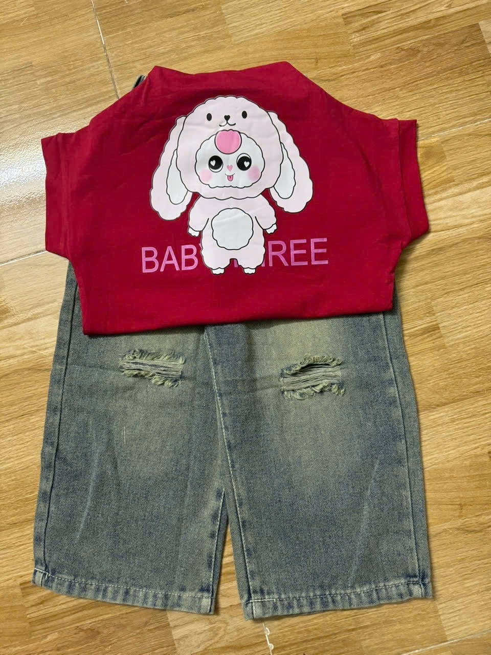 Sét áo tay hến baby three đỏ quần bò cho bé gái