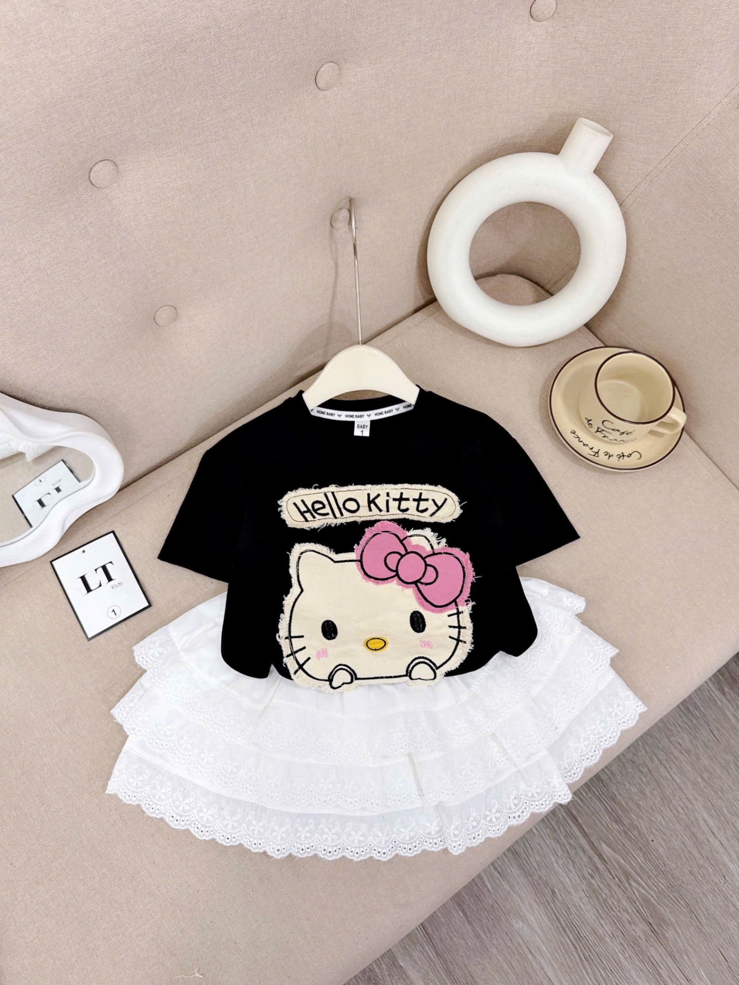 Sét áo kitty cv tầng trắng bé gái