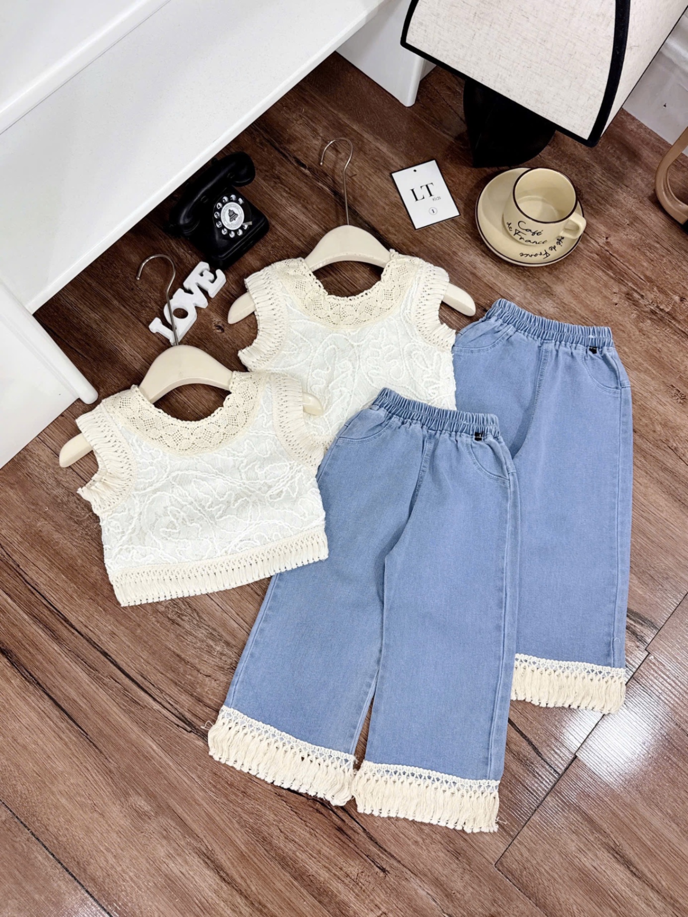 Sét áo ren lưới có lót quần bò xuông xanh bé gái