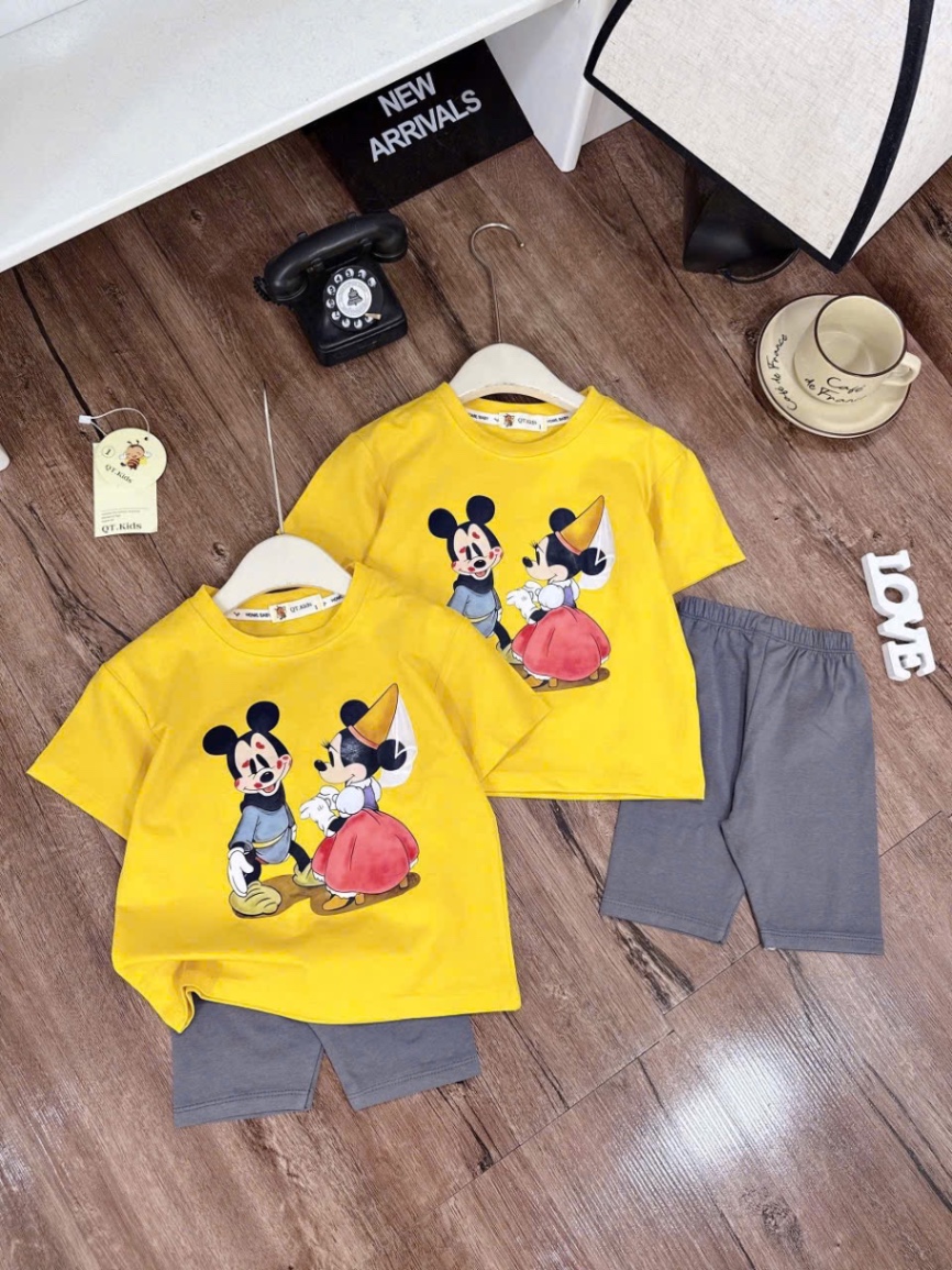 Sét micky vàng quần legging bé gái