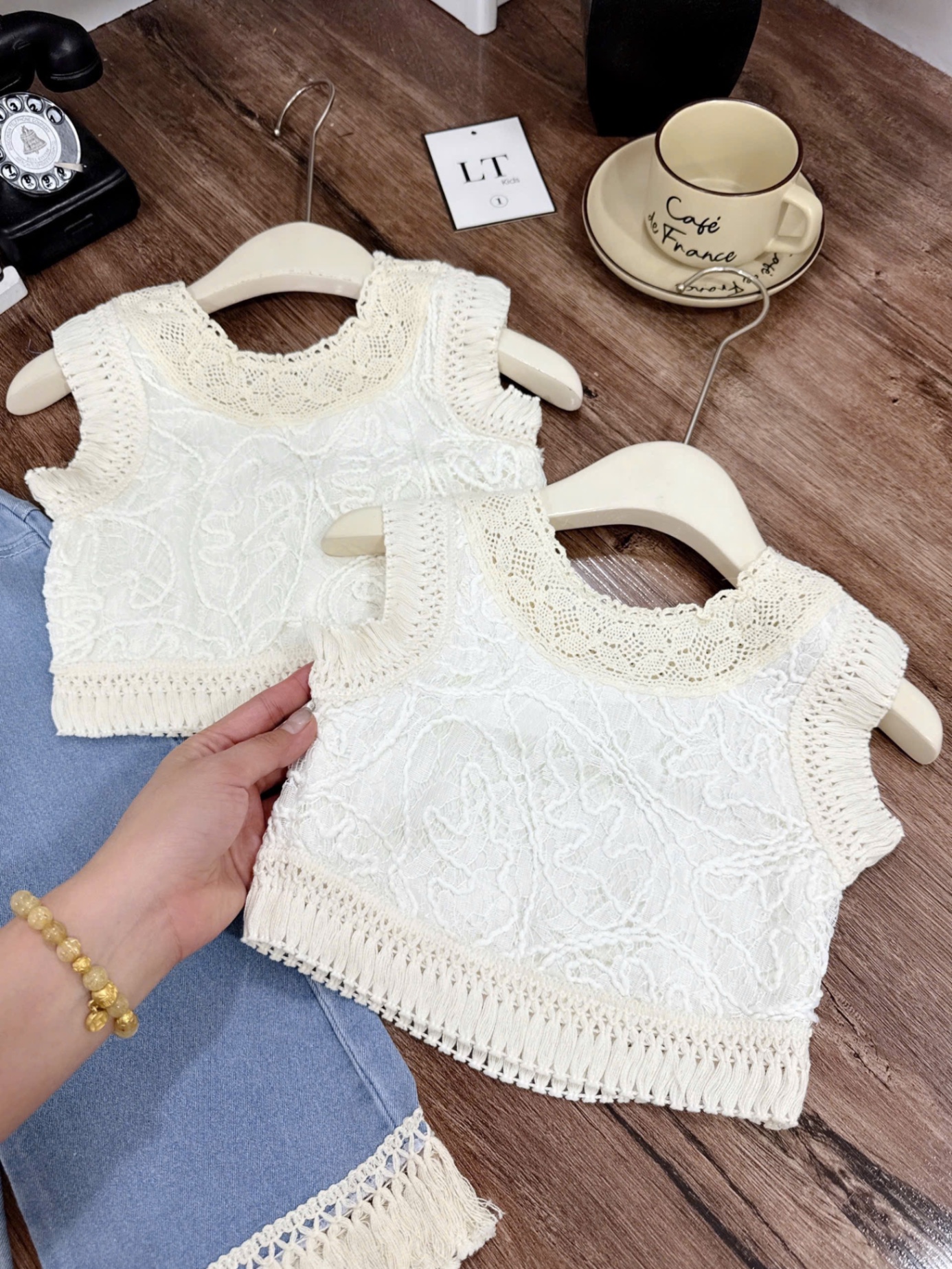 Sét áo ren lưới có lót quần bò xuông xanh bé gái