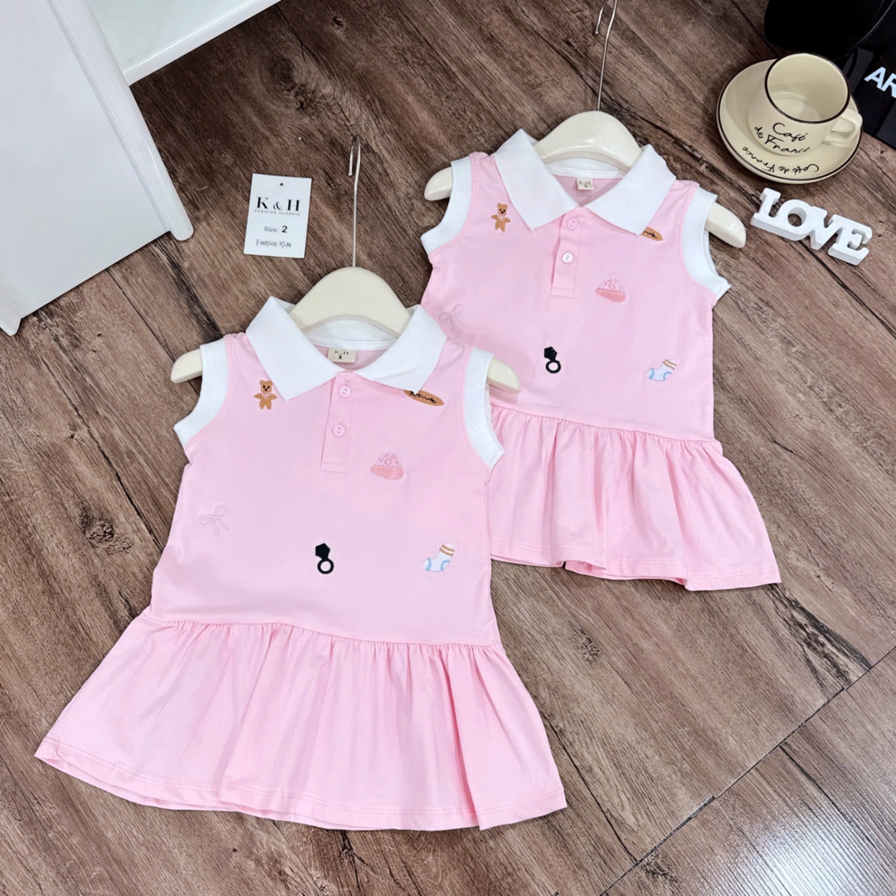 Váy hồng cổ trắng kh bé gái